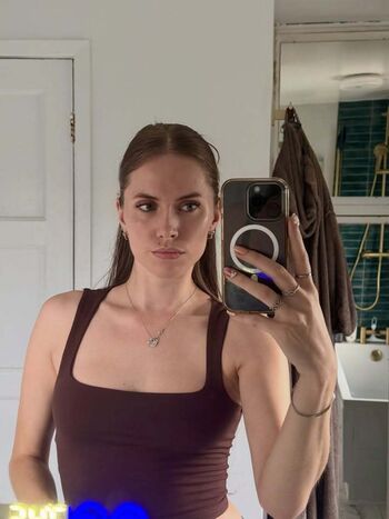 Full leaked Raine reacts private onlyfans photo