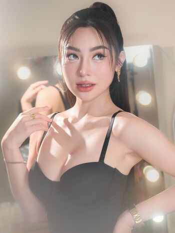 Full leaked Red bedonia private onlyfans photo