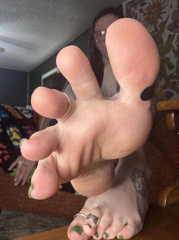 Full leaked Red lilly sole private onlyfans photo