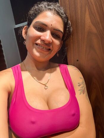 Full leaked Resmi r nair private onlyfans photo