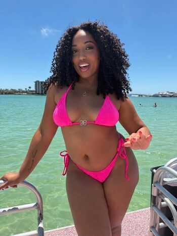 Full leaked Reynasberries private onlyfans photo
