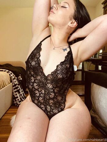Full leaked Riahbear  page private onlyfans photo
