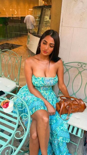 Full leaked Riya b private onlyfans photo