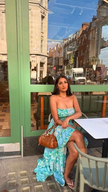 Full leaked Riya b private onlyfans photo