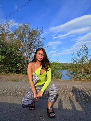 Full leaked Romanian girls page private onlyfans photo