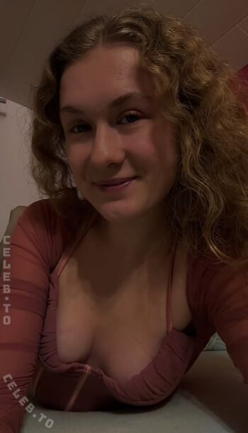 Full leaked Romysvibess private onlyfans photo