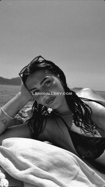 Full leaked Rose thr private onlyfans photo