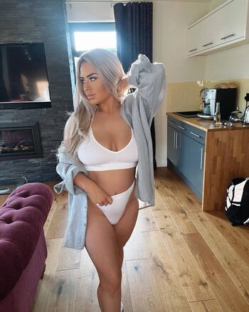 Full leaked Rosie rendell private onlyfans photo