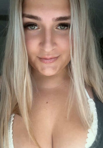 Full leaked Roxie ride private onlyfans photo