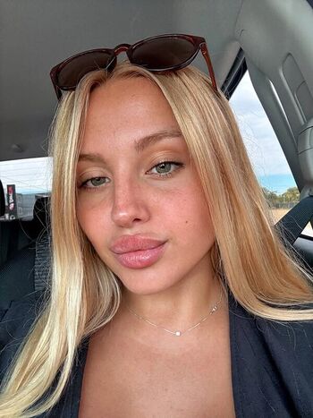 Full leaked Rubiakat private onlyfans photo