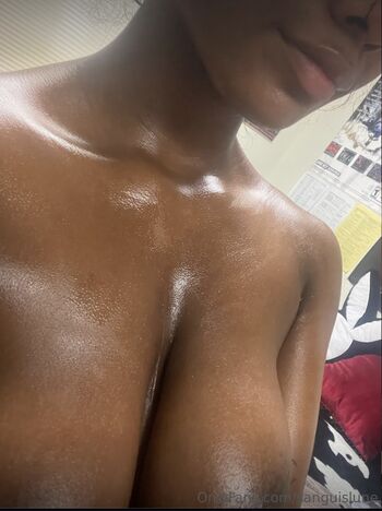 Full leaked Sanguislune private onlyfans photo