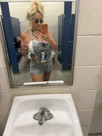 Full leaked Sara blake cheek private onlyfans photo