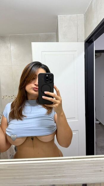 Full leaked Seleneitor private onlyfans photo