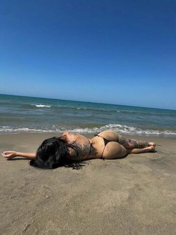 Full leaked Seylark private onlyfans photo