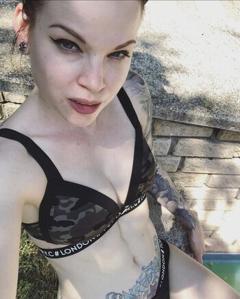Full leaked Shakey sue private onlyfans photo