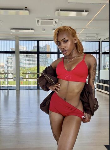 Full leaked Shapedbylondon private onlyfans photo