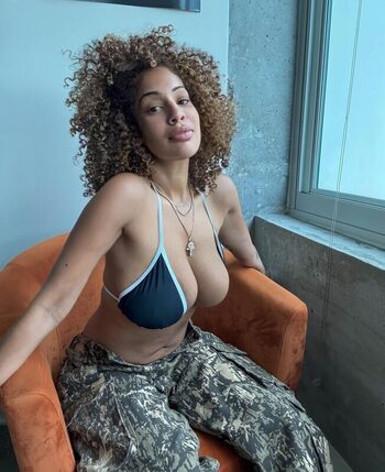 Full leaked Sidney dean private onlyfans photo