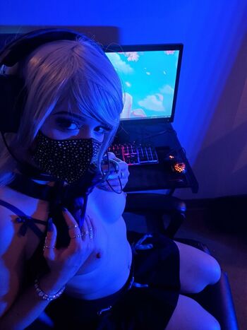 Full leaked Smol minxy private onlyfans photo