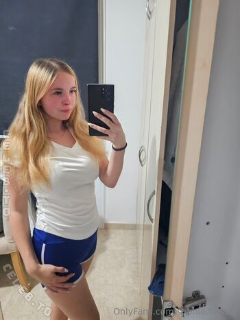 Full leaked Sophie forster page private onlyfans photo