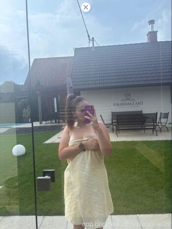 Full leaked Sophie private onlyfans photo