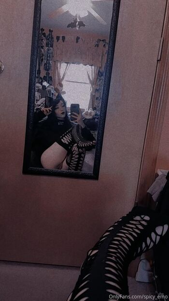 Full leaked Spicy emo private onlyfans photo