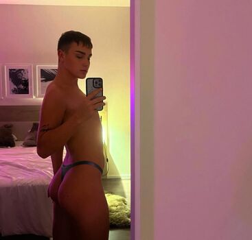 Full leaked Tade kubnka private onlyfans photo