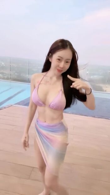Full leaked Thai girls private onlyfans photo