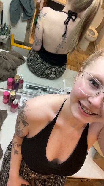 Full leaked Ur future gf page private onlyfans photo