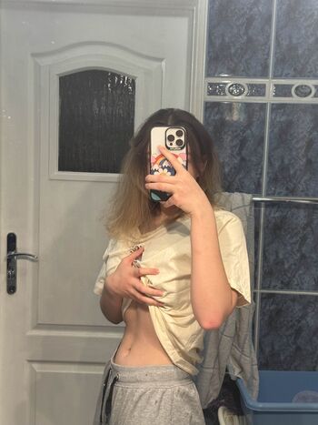 Full leaked Petite hippie/ private onlyfans photo