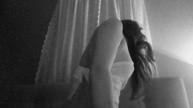 Full leaked Veildose private onlyfans photo