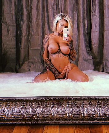 Full leaked Vicky aisha private onlyfans photo
