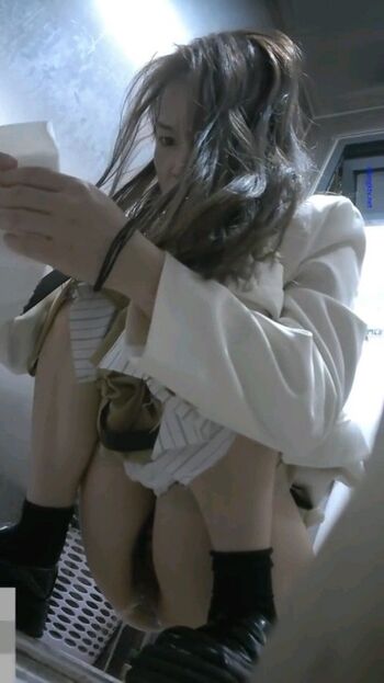 Voyeur Asian Pissing Toilet &Amp; Upskirts Only