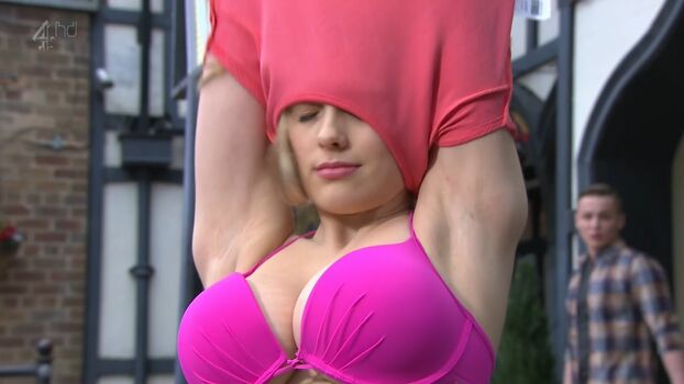 Full leaked Wallis day page private onlyfans photo