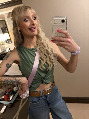 WheezyBlonde