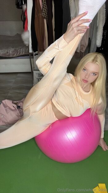 White Vikki