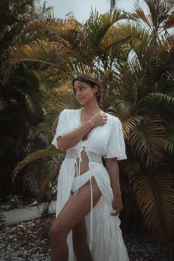 Full leaked Emiliaaa rose/ private onlyfans photo