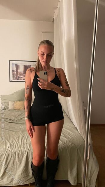 Full leaked Whosrobin private onlyfans photo