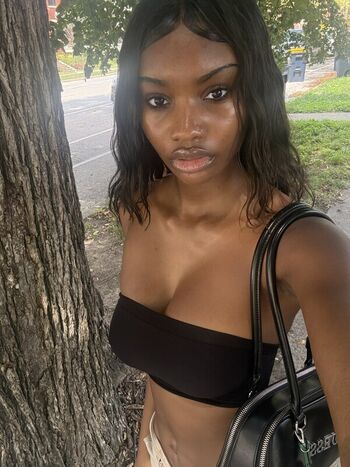 Full leaked Women with long torso private onlyfans photo