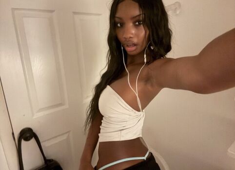 Full leaked Women with long torso private onlyfans photo