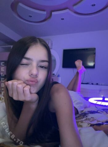 Full leaked Xdshka private onlyfans photo
