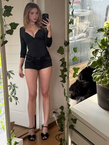 Full leaked Yaboielina private onlyfans photo
