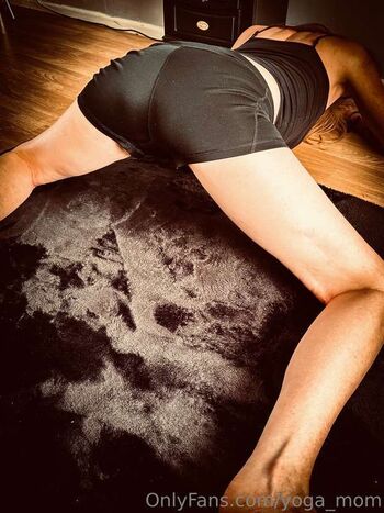 Full leaked Yoga mom private onlyfans photo