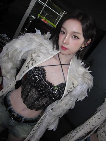 Full leaked Yuqi page private onlyfans photo