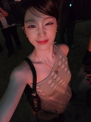 Full leaked Yuqi page private onlyfans photo