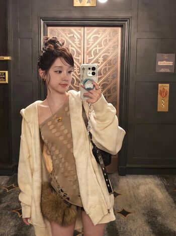 Full leaked Yuqi private onlyfans photo