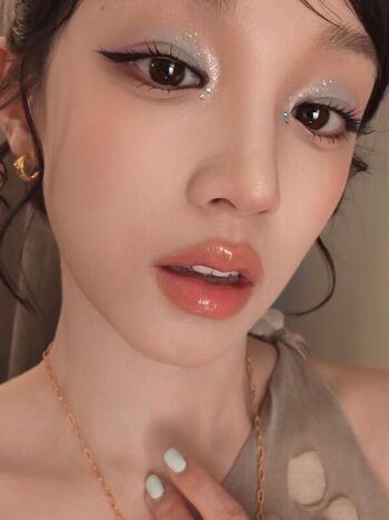 Full leaked Yuqi private onlyfans photo