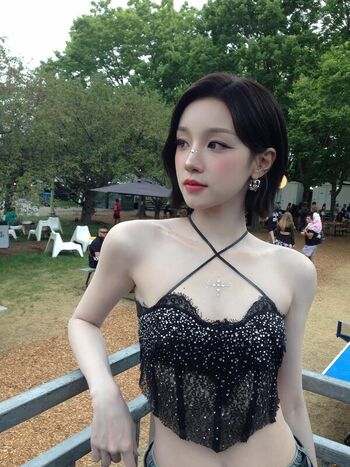 Full leaked Yuqi private onlyfans photo