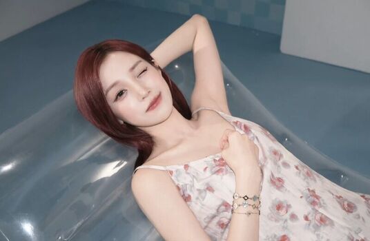 Full leaked Yuqi private onlyfans photo