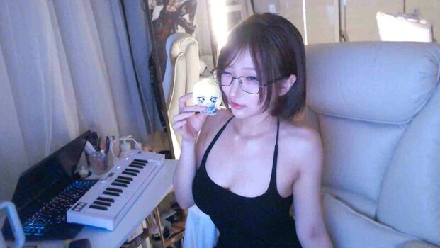 Full leaked Yurasweb private onlyfans photo