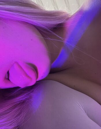 Zoeecarter_